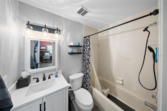 6908 SPANISH MOSS CIRCLE, Tampa, FL 33625