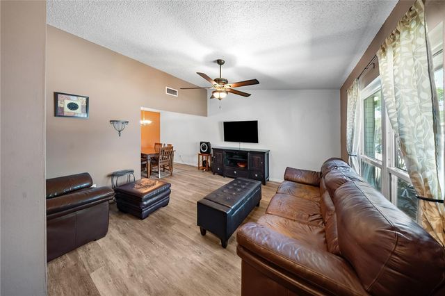 6908 SPANISH MOSS CIRCLE, Tampa, FL 33625