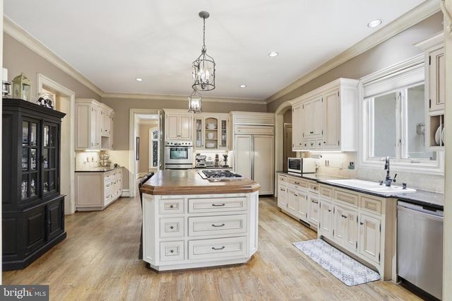 606 KENTLAND DR, Great Falls, VA 22066