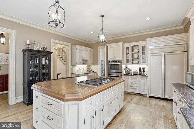 606 KENTLAND DR, Great Falls, VA 22066