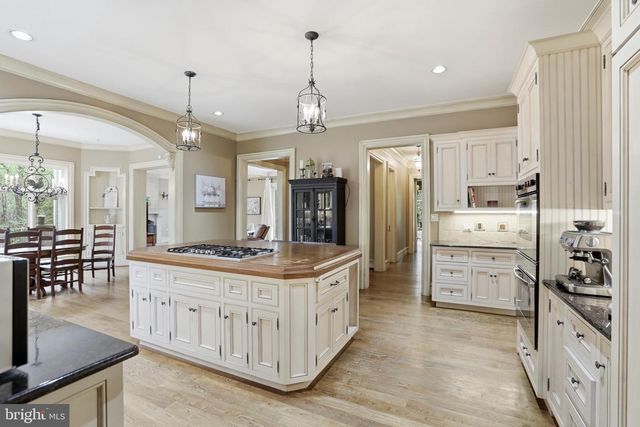 606 KENTLAND DR, Great Falls, VA 22066