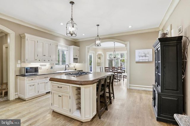 606 KENTLAND DR, Great Falls, VA 22066