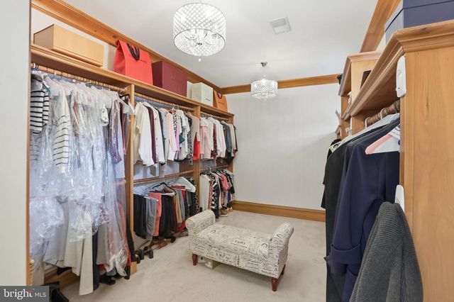 606 KENTLAND DR, Great Falls, VA 22066