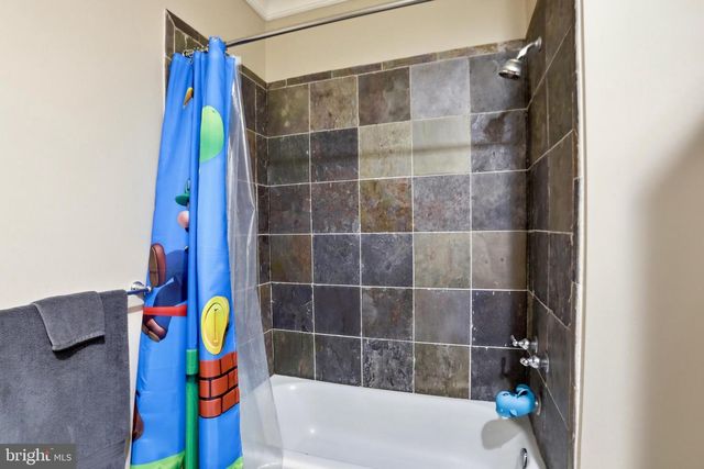 606 KENTLAND DR, Great Falls, VA 22066