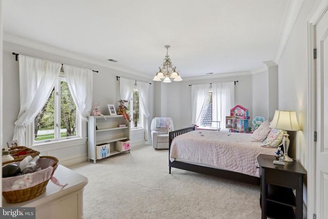 606 KENTLAND DR, Great Falls, VA 22066