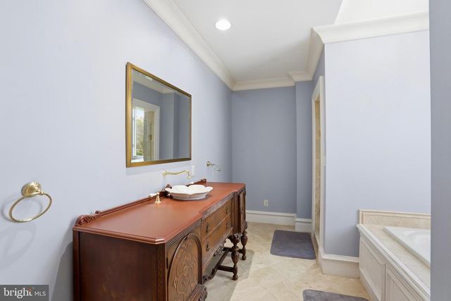 606 KENTLAND DR, Great Falls, VA 22066