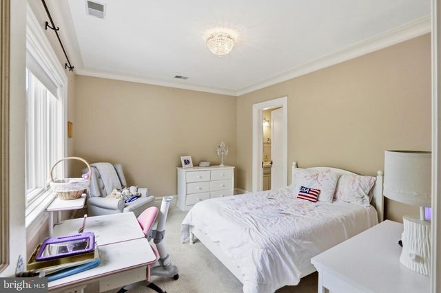 606 KENTLAND DR, Great Falls, VA 22066