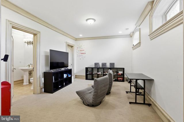 606 KENTLAND DR, Great Falls, VA 22066