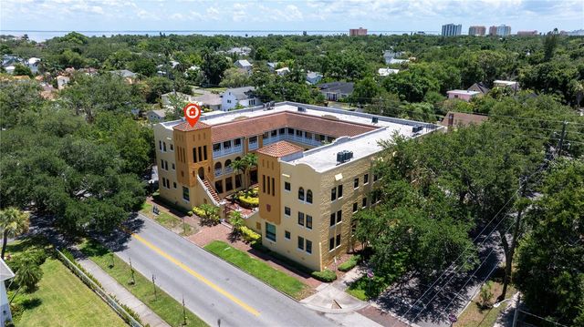 210 22ND AVENUE NE 6, St Petersburg, FL 33704