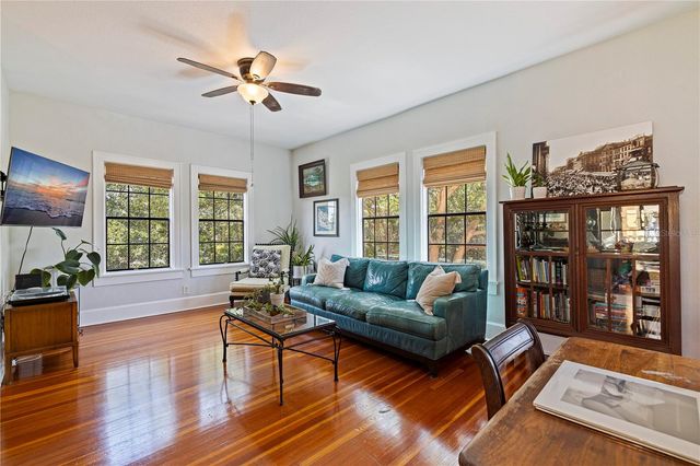 210 22ND AVENUE NE 6, St Petersburg, FL 33704