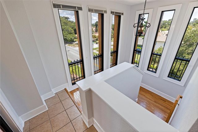 210 22ND AVENUE NE 6, St Petersburg, FL 33704