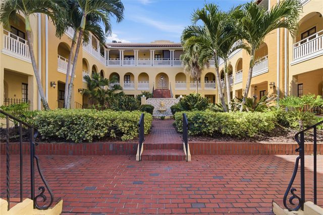 210 22ND AVENUE NE 6, St Petersburg, FL 33704