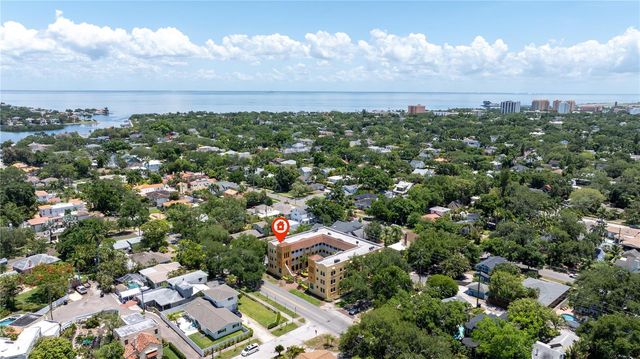 210 22ND AVENUE NE 6, St Petersburg, FL 33704