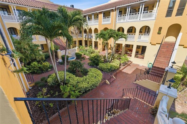 210 22ND AVENUE NE 6, St Petersburg, FL 33704