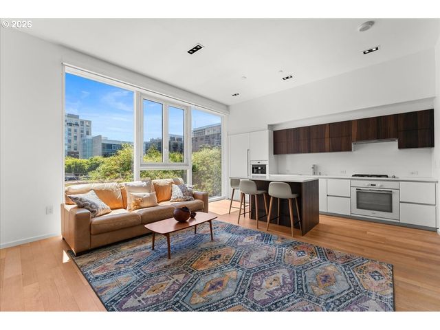 1075 Nw NORTHRUP St 220, Portland, OR 97209