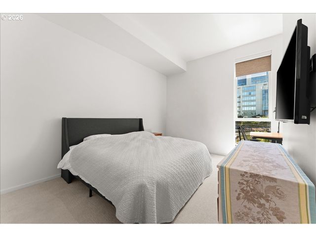 1075 Nw NORTHRUP St 220, Portland, OR 97209