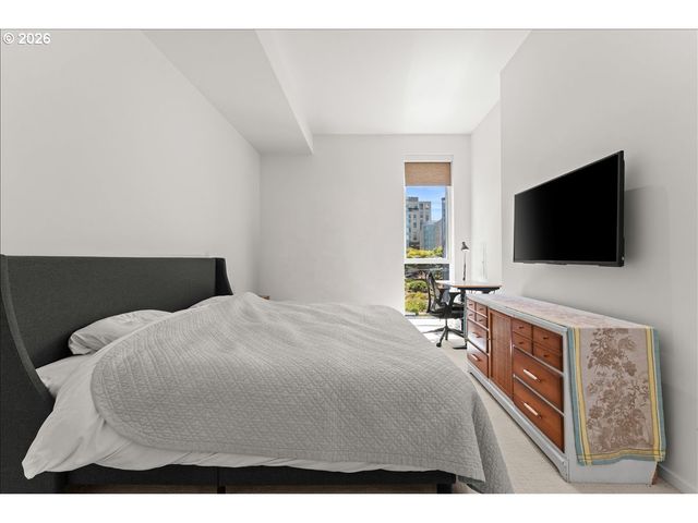 1075 Nw NORTHRUP St 220, Portland, OR 97209