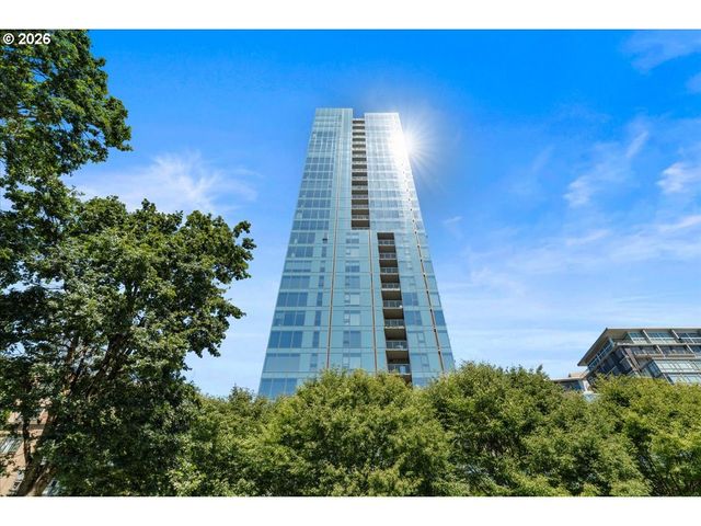 1075 Nw NORTHRUP St 220, Portland, OR 97209