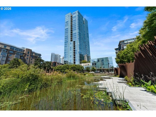 1075 Nw NORTHRUP St 220, Portland, OR 97209