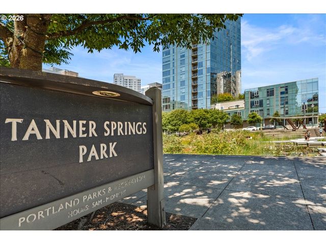 1075 Nw NORTHRUP St 220, Portland, OR 97209