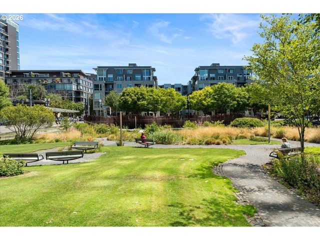 1075 Nw NORTHRUP St 220, Portland, OR 97209