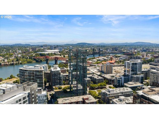 1075 Nw NORTHRUP St 220, Portland, OR 97209
