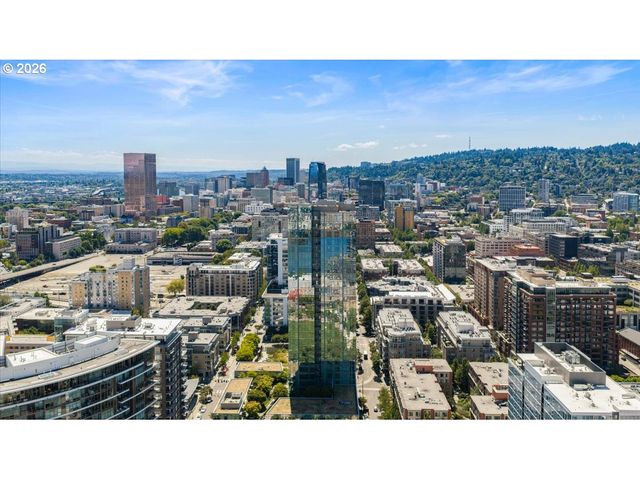 1075 Nw NORTHRUP St 220, Portland, OR 97209