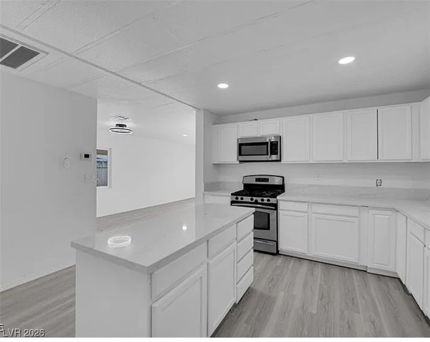 332 Sir Jeffery Circle, Las Vegas, NV 89110