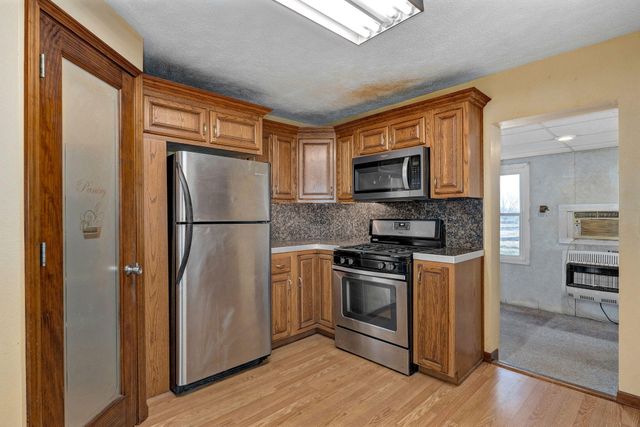 1776 Falcon Drive, Galena, MO 65656