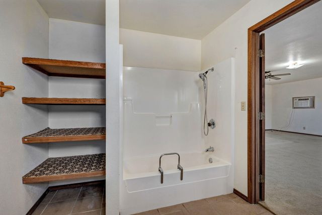 1776 Falcon Drive, Galena, MO 65656