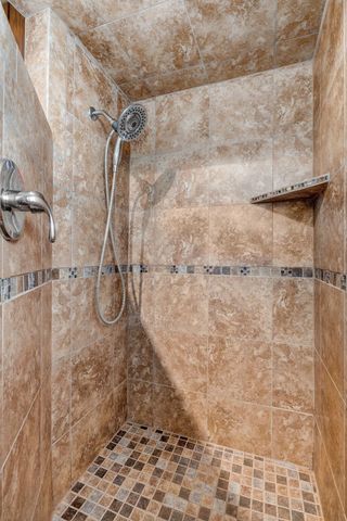 1776 Falcon Drive, Galena, MO 65656