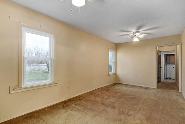 1776 Falcon Drive, Galena, MO 65656