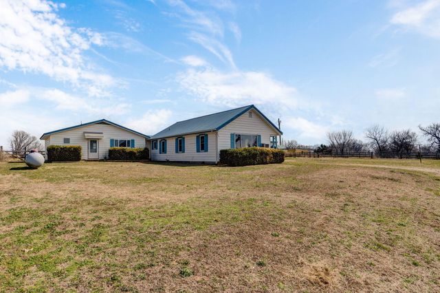 1776 Falcon Drive, Galena, MO 65656