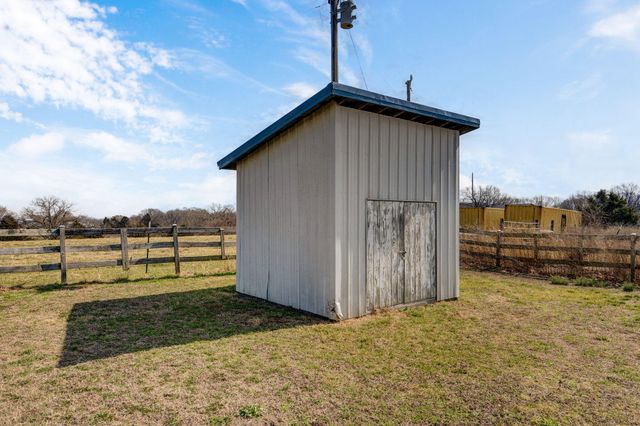 1776 Falcon Drive, Galena, MO 65656