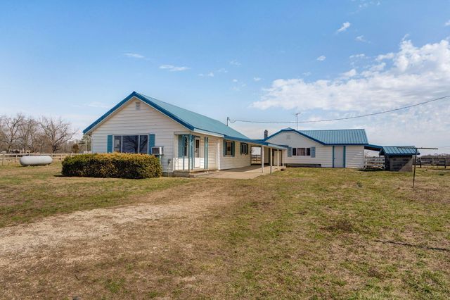 1776 Falcon Drive, Galena, MO 65656