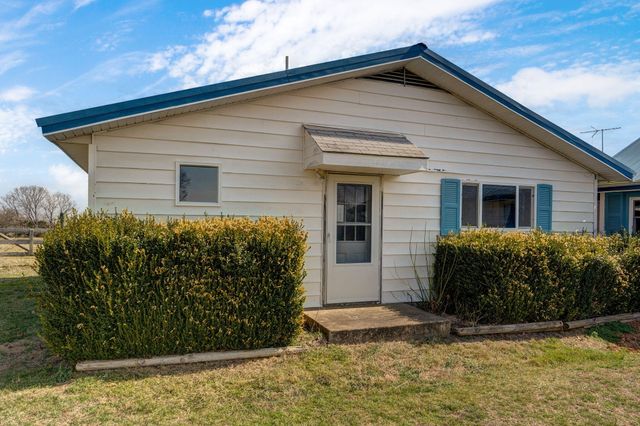 1776 Falcon Drive, Galena, MO 65656