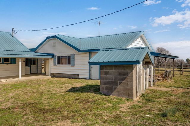 1776 Falcon Drive, Galena, MO 65656