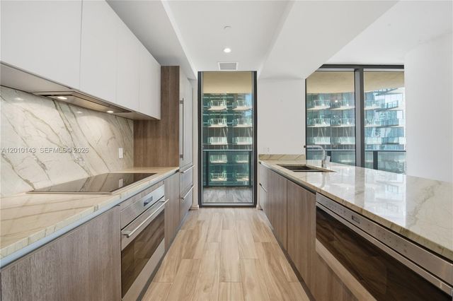 801 S Miami Ave 2505, Miami, FL 33130