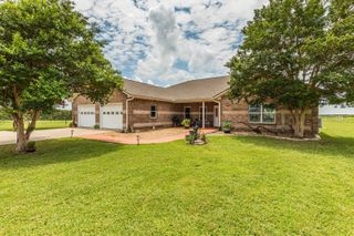 734 E FM 485, Cameron, TX 76520