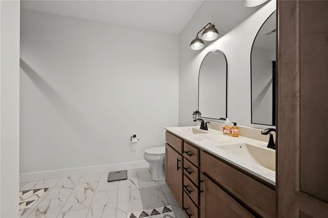 819 Brookwood Circle, Tipp City, OH 45371