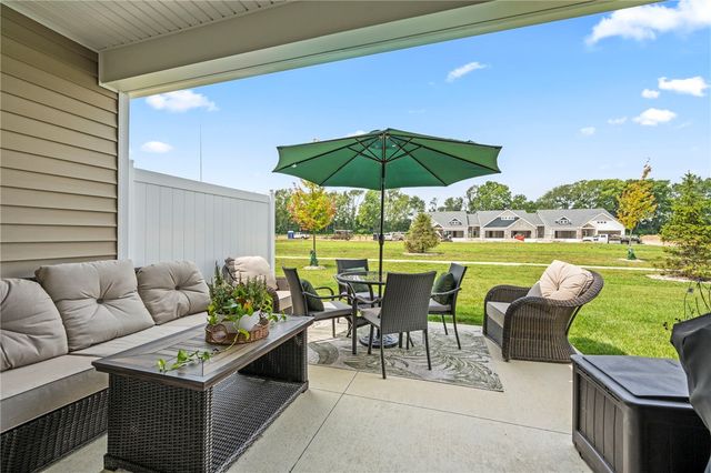 819 Brookwood Circle, Tipp City, OH 45371