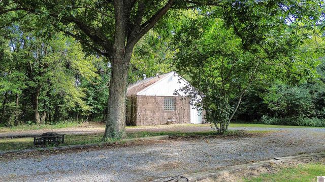 1447 Ogden Colvin Circle, Kevil, KY 42053