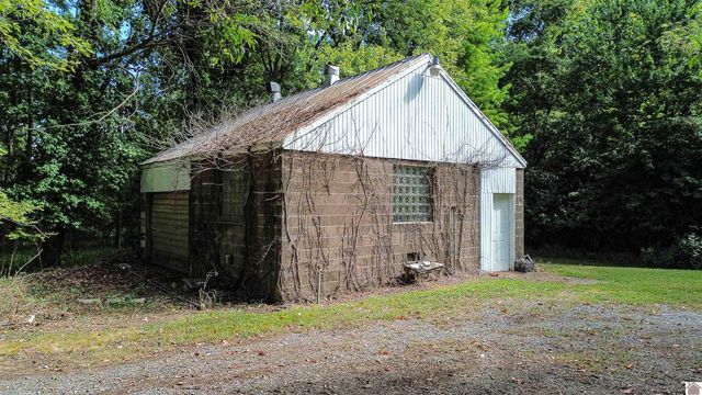 1447 Ogden Colvin Circle, Kevil, KY 42053