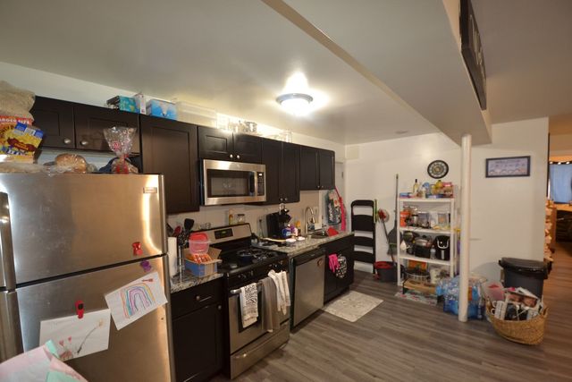 2942 W Montrose Avenue 1R, Chicago, IL 60618