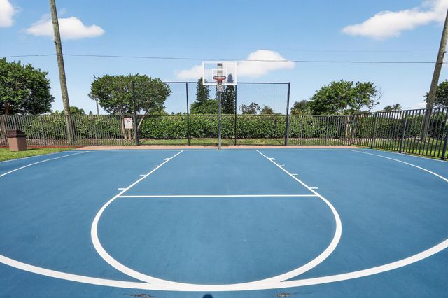 2823 S EVERGREEN Circle, Boynton Beach, FL 33426