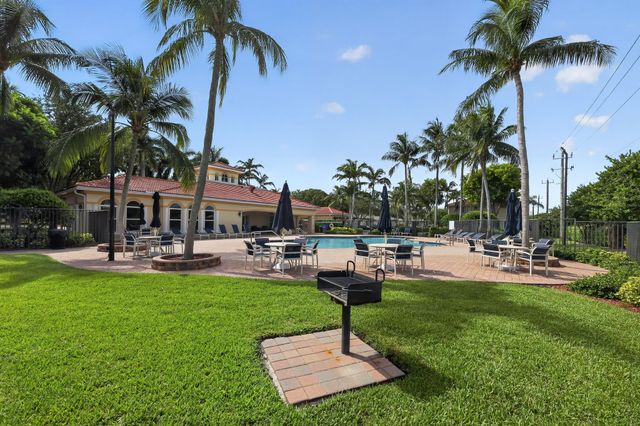 2823 S EVERGREEN Circle, Boynton Beach, FL 33426