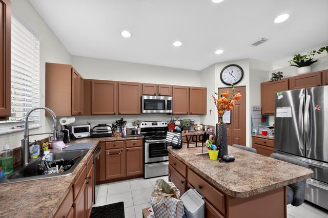 2823 S EVERGREEN Circle, Boynton Beach, FL 33426