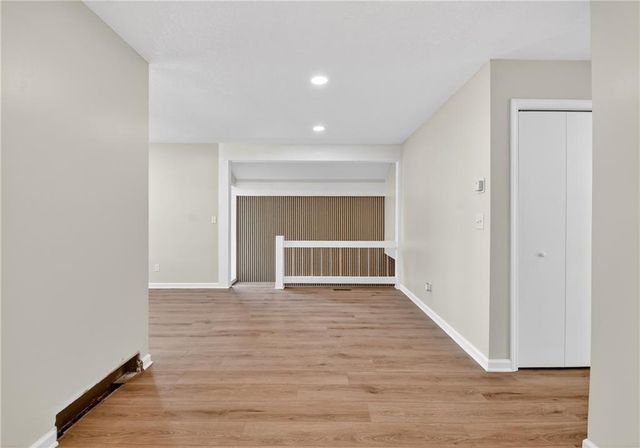 2217 S Cedar Avenue, Independence, MO 64052