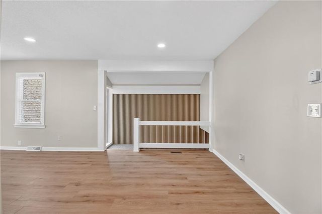 2217 S Cedar Avenue, Independence, MO 64052