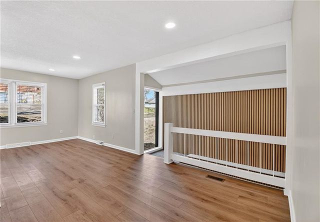 2217 S Cedar Avenue, Independence, MO 64052